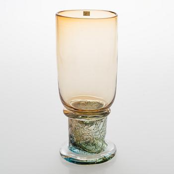 Heikki Orvola, A 1970s glass goblet, signed Heikki Orvola Nuutajärvi Notsjö.