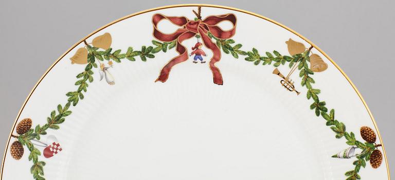 Julservis, 32 delar, porslin, Royal Copenhagen, Danmark.