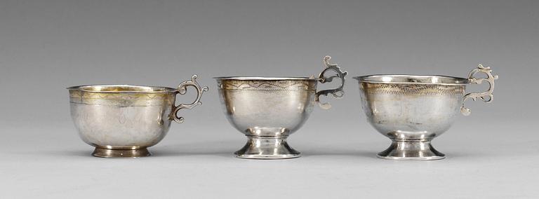 SUPKOPPAR, ett par + 1 st, silver, Erik Salin, Uppsala 1795, Johan Hammargren, Piteå 1776.