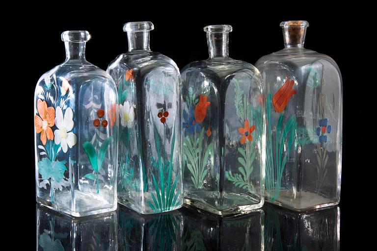 Snaspflaskor samt glas 7+11 st 1900-talets början.