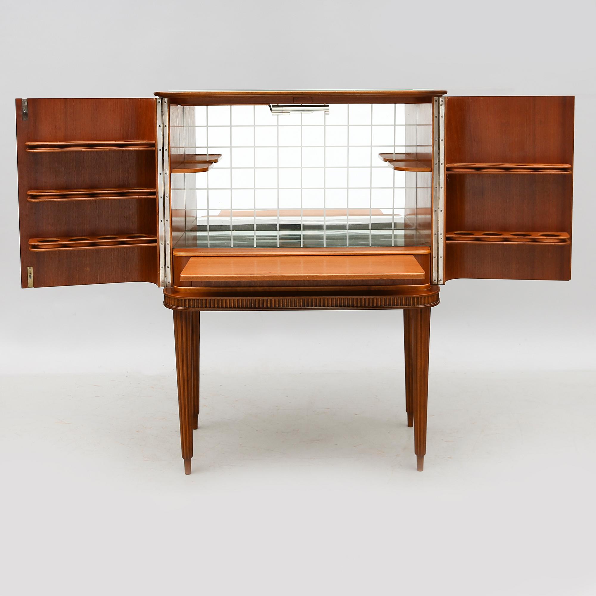 BARSKÅP, 1900-talets mitt.