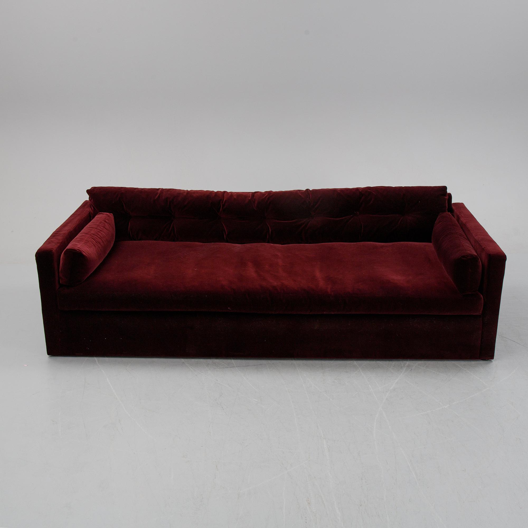 A contemporary 'Dahlia Velvet' sofa, Melimeli.