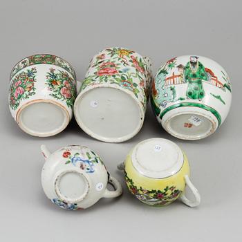 A set of three teapots and two tea caddies, China, 18th/20th Century.