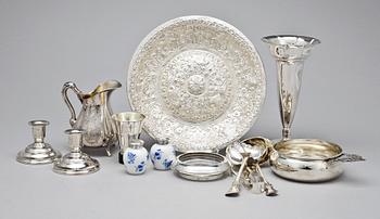 PARTI SILVER, 17 delar, Sverige, Norge, USA. 1800-1900-tal. Totalvikt ca 1200 g.