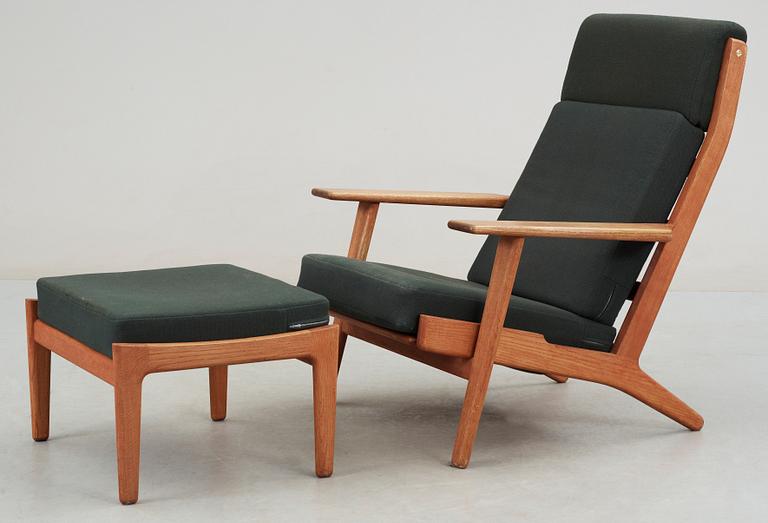 FÅTÖLJ MED FOTPALL, "GE 290", Hans J Wegner, Getama, Gedsted, Danmark, ritad kring 1959. Brännstämplade.