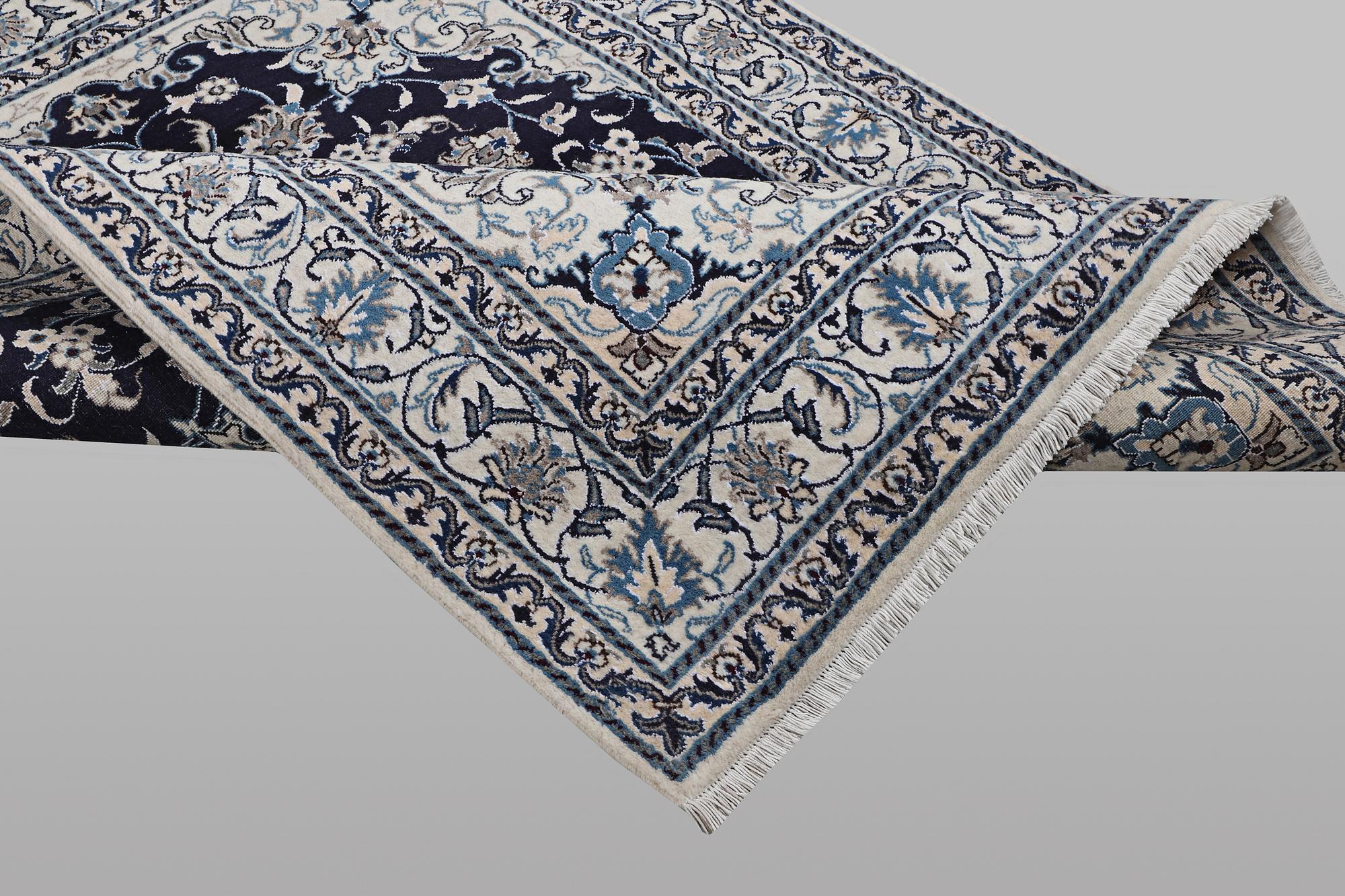 Matta, Nain, part silk, ca 195 x 150 cm.