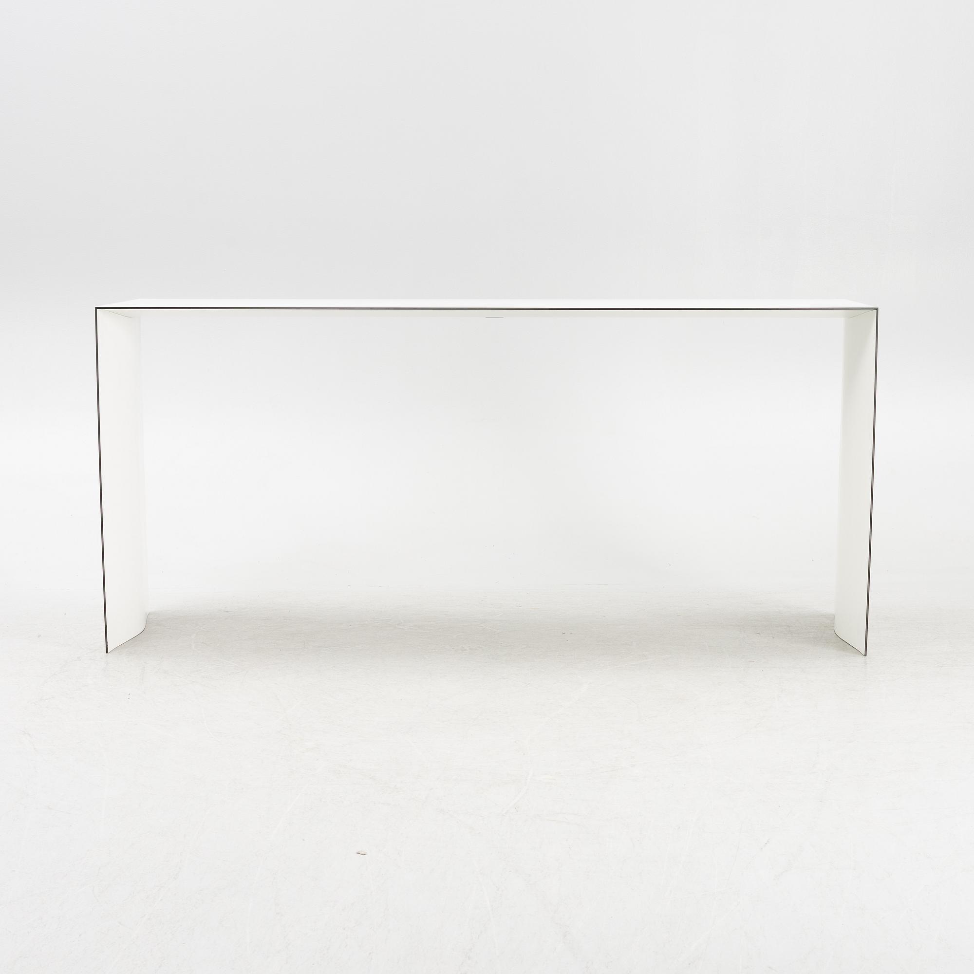 Tobias Berneth, bord, "Thinner", Karl Andersson & Söner, Huskvarna, 2000-tal.