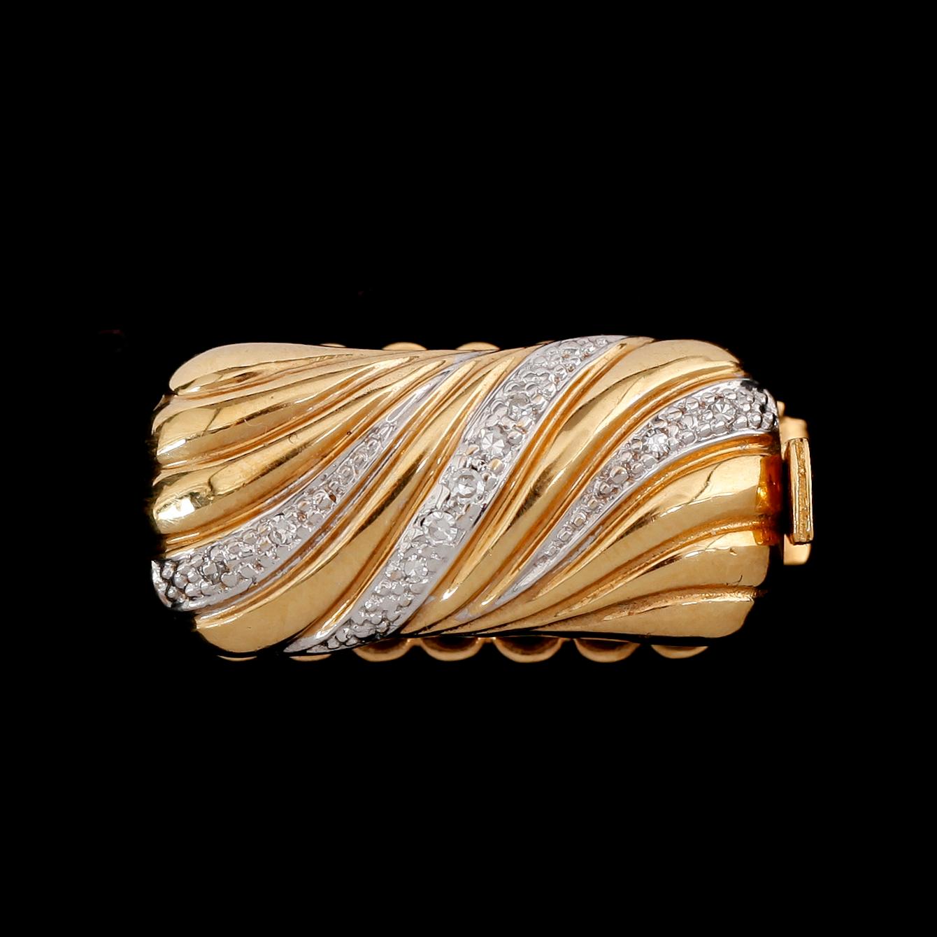 LÅS, 18 k, guld, med briljantslipade diamanter tot ca 0.06 ct.