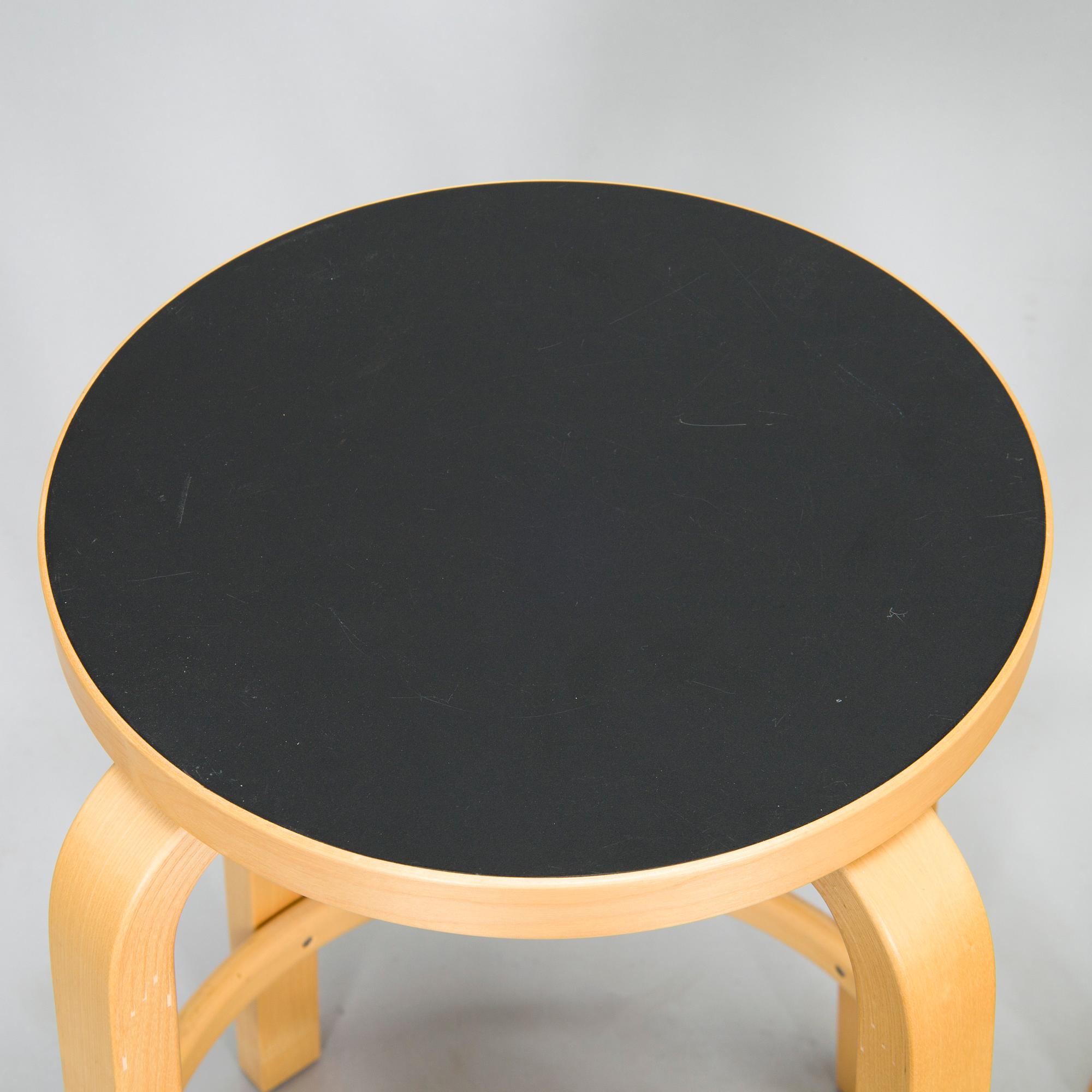 Alvar Aalto, barstolar, 4 st, 80 years stool 60, Artek, 2013.