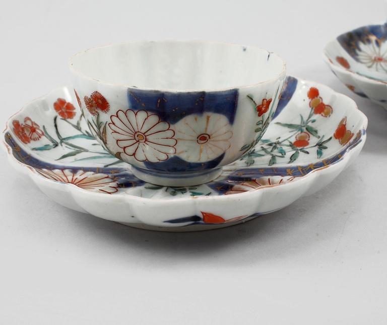 KOPPAR med FAT, ett par, porslin, Kina, 1700-tal.