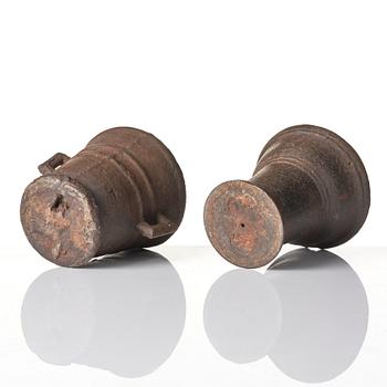 Mortlar, två stycken, 1700 - tidigt 1800-tal.