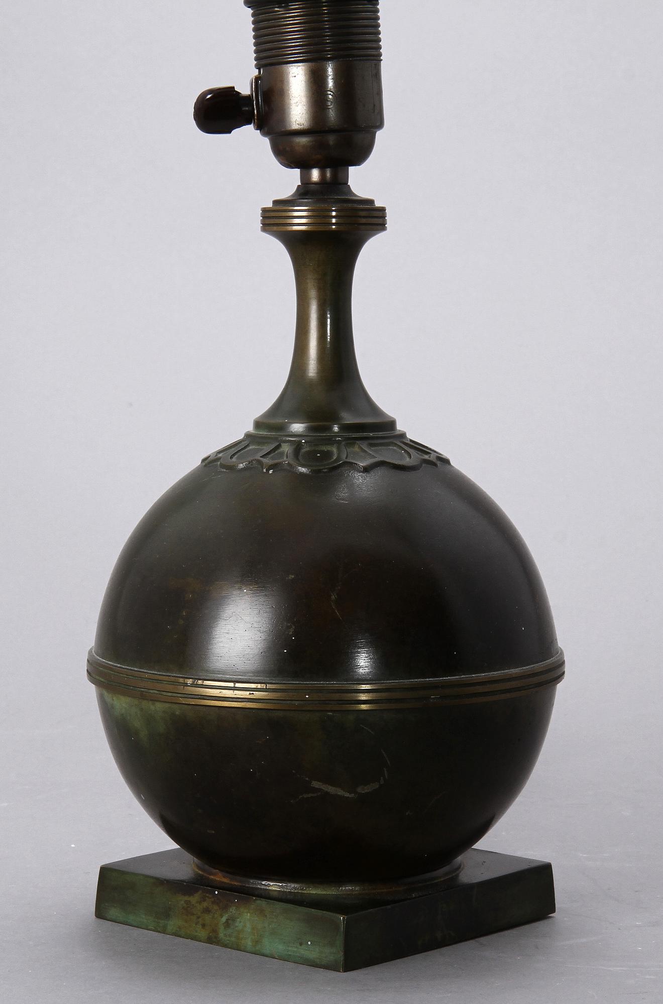 BORDSLAMPA, brons, art deco, 1900-talets första hälft.