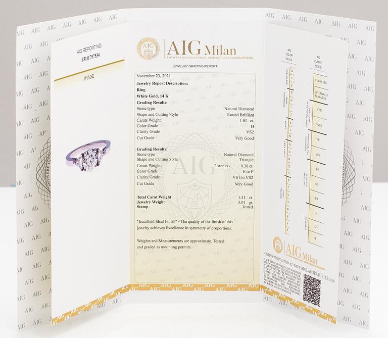 A 14K white gold ring with diamonds ca. 1.31 ct in total. AIG certificate.