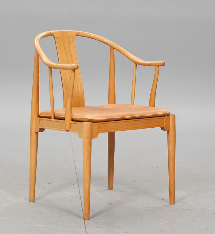 KARMSTOL, "Kina-stolen" Hans J Wegner för Fritz Hansen, 1995.