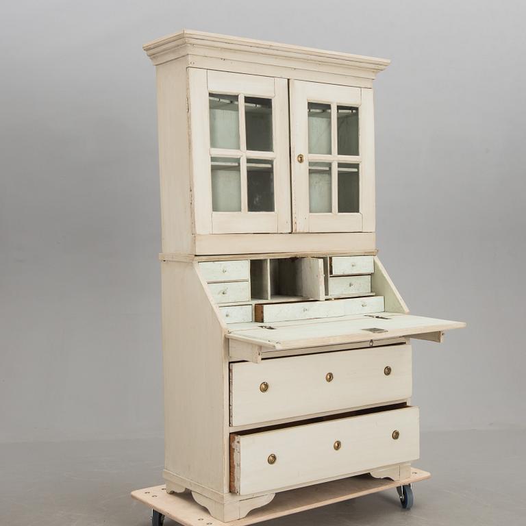 SKRIV/VITRINSKÅP, 1800-tal.