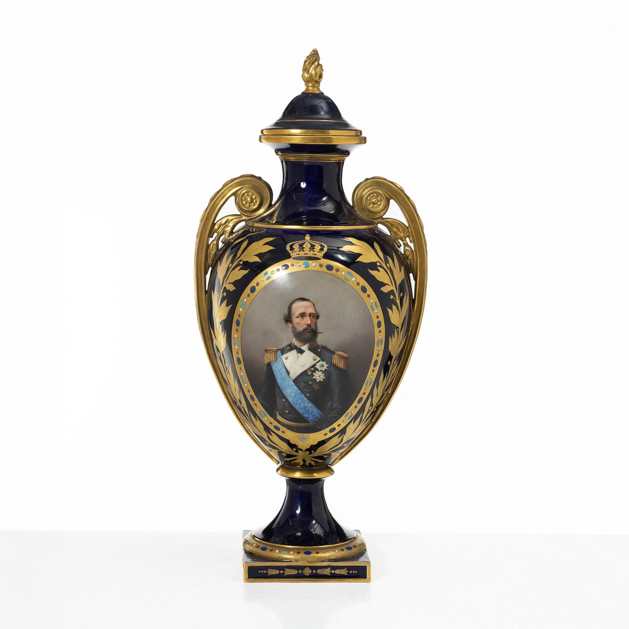 Rörstrand, A lidded vase, Oscar II, Adolf Neuman, Rörstrand, 1880.