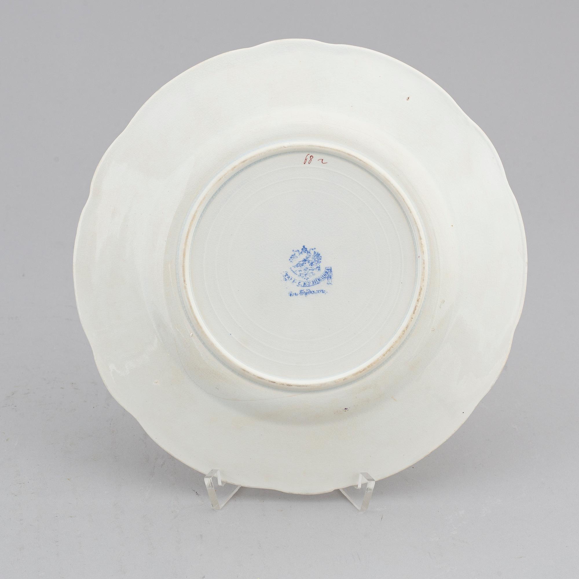 Five Russian faiance dishes, Kuznetsov, 1890-1917.