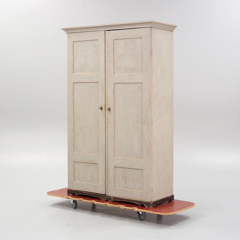 Cabinet, 19th century.