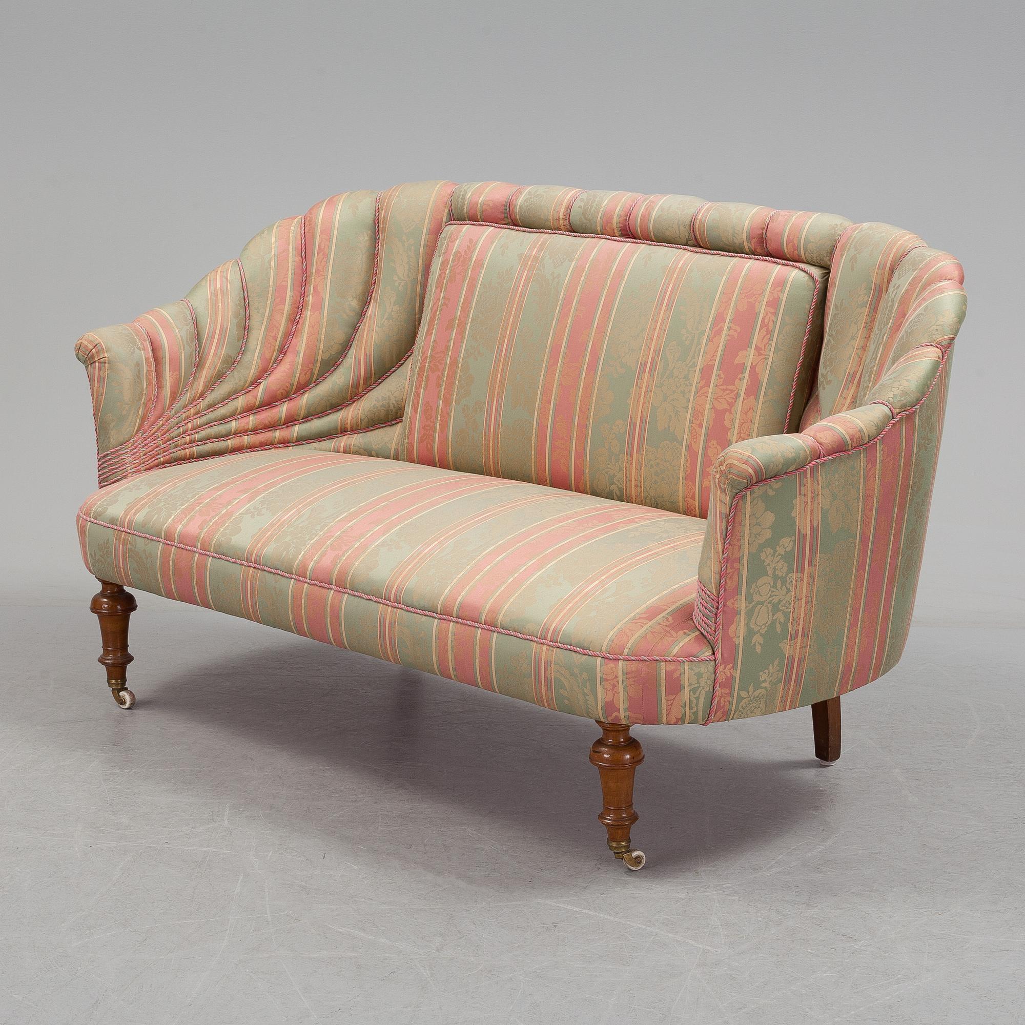 SOFFA OCH FÅTÖLJER ett par, omkring år 1900.