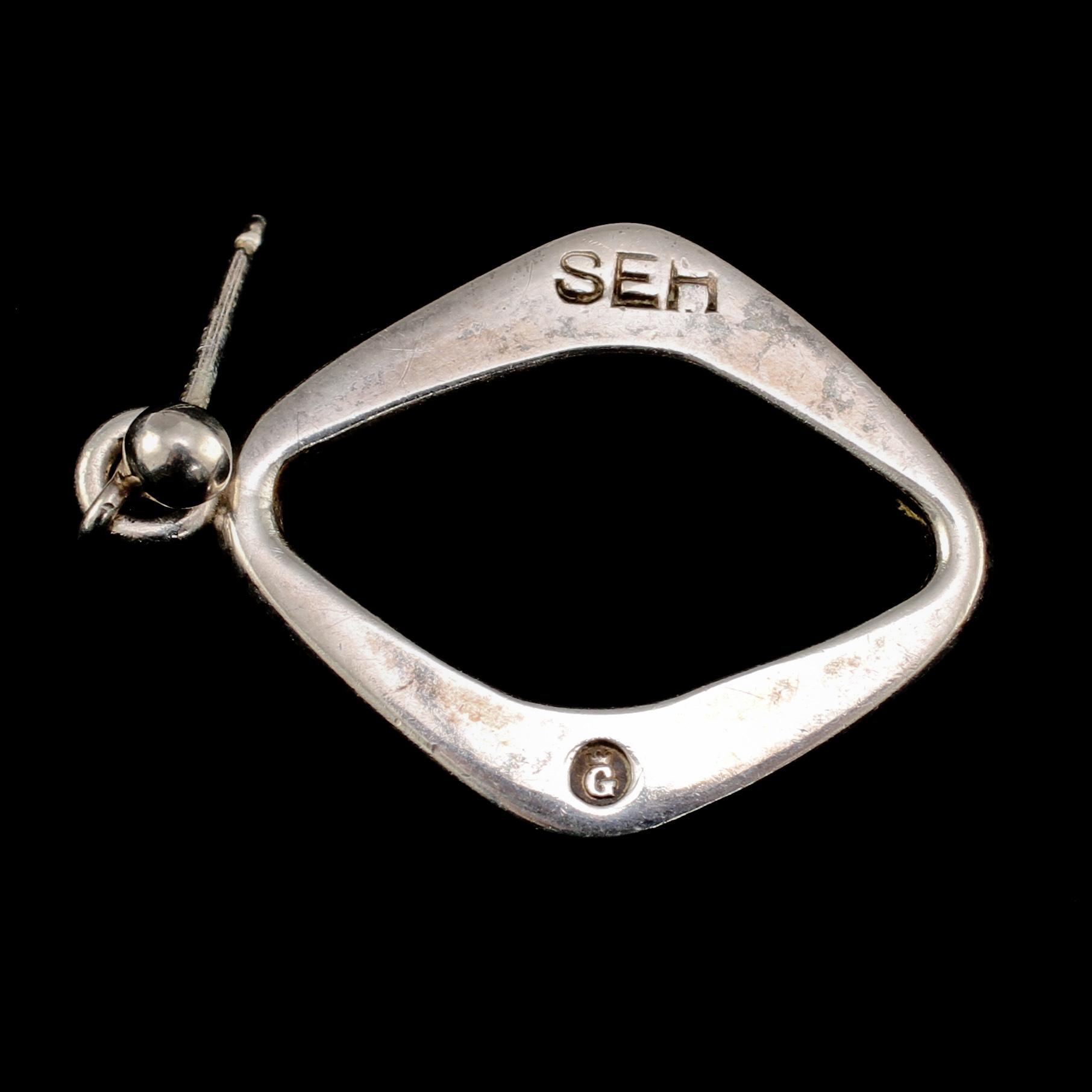 ÖRHÄNGEN, ett par, silver, Sven Erik Högberg, Göteborg, 1900-talets tredje kvartal. Vikt 4 g.