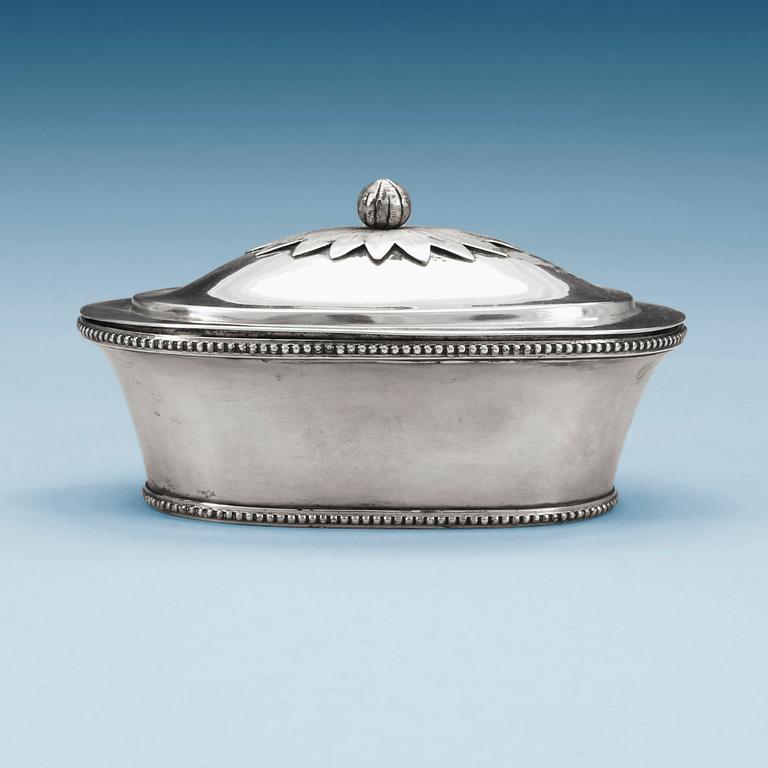 ASK med lock, sannolikt av Jakob Fortner, Prag (verksam 1750-1808) eller av Jan Faerber, Prag (före 1799).