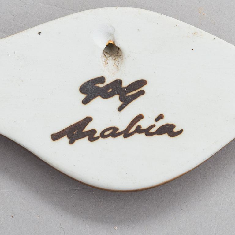 Gunvor Olin-Grönqvist, seinäkoristeita, 6 kpl, keramiikkaa, signeeraut. Arabia.