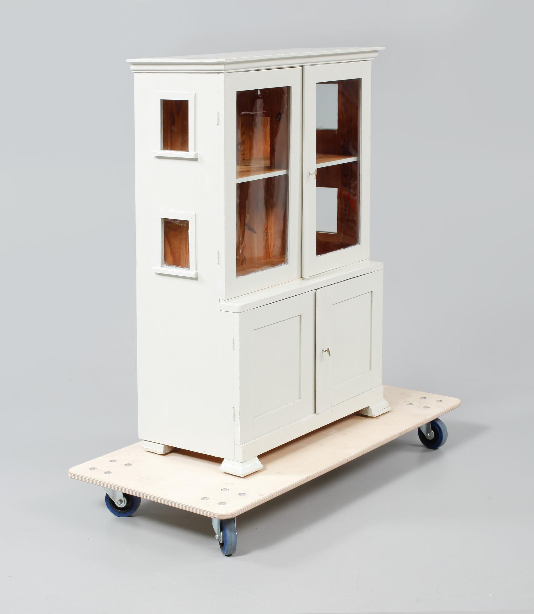 DOCKSKÅP, tidigt 1900-tal.