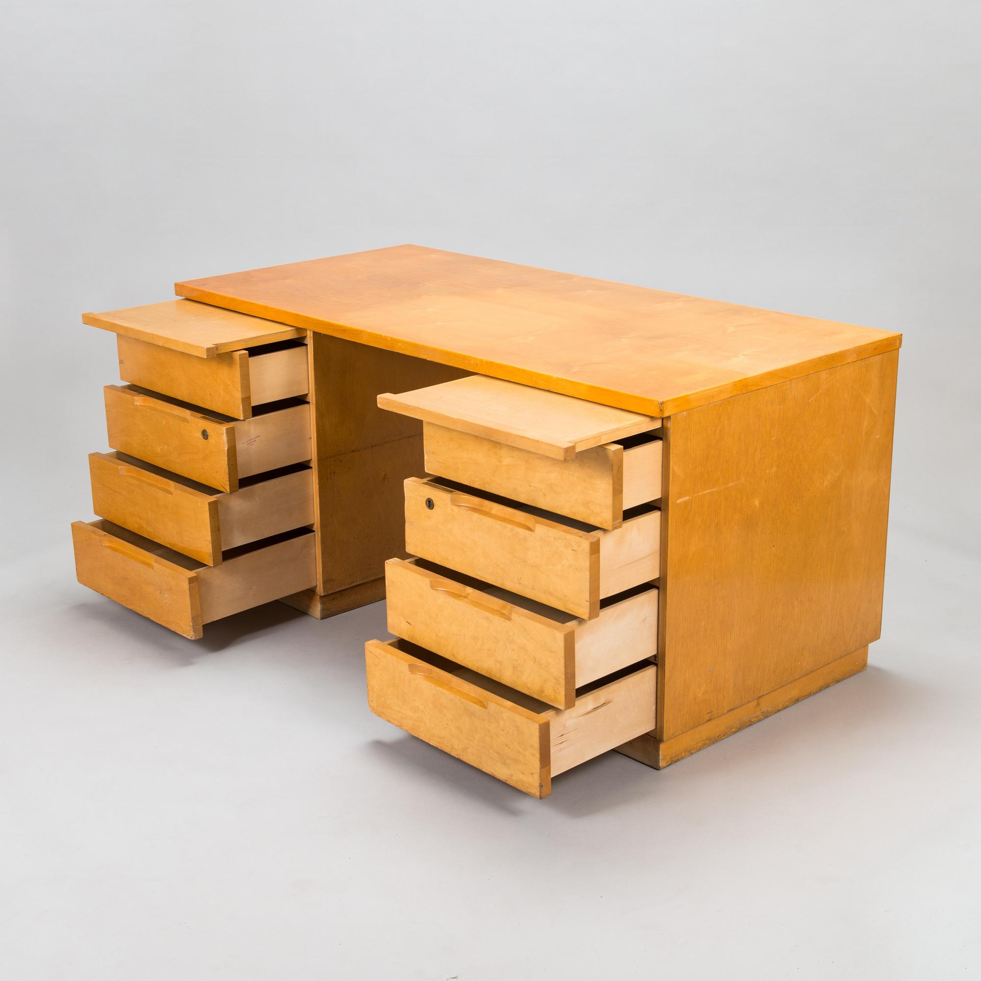 Alvar Aalto, kirjoituspöytä, malli 500, O.Y. Huonekalu-ja Rakennustyötehdas A.B. 1930/40-luku.
