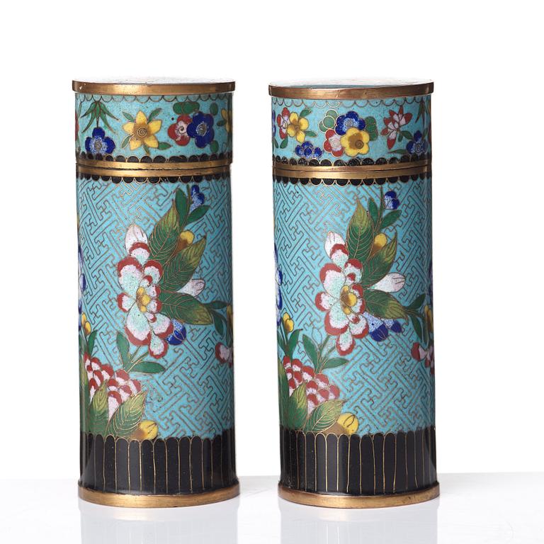 A set of two cloisonné boxes with cover, Qing dynastin 19th Century.