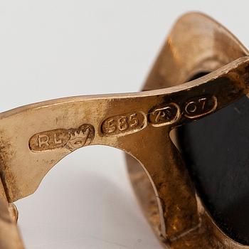 Cufflinks, cabochon cut onyx, 14K gold, Rauno Lähteenmäki, Turku 1967.