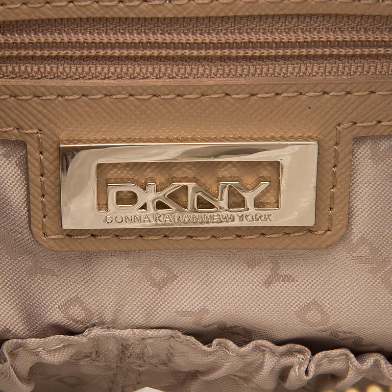 LAUKKU, DKNY, Donna Karan New York.