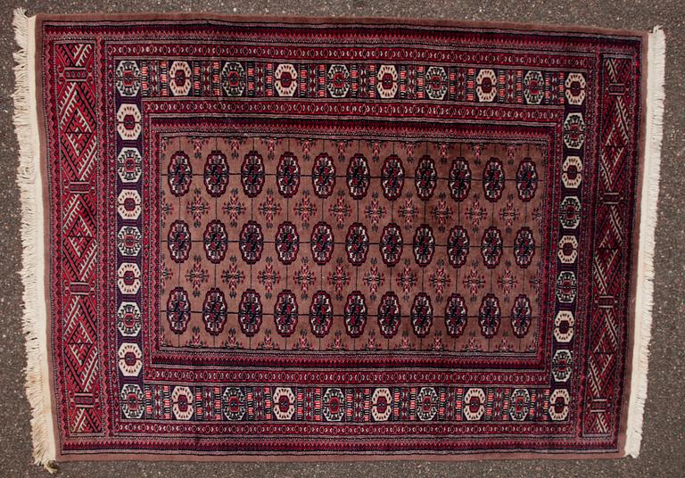 MATTA, Pakistan. Ca 167x128 cm.