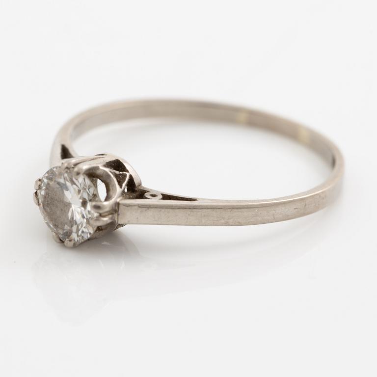 Ring, 18K white gold with brilliant-cut diamond.