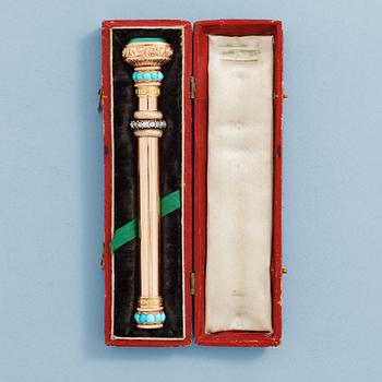814. A 19th century probably French gold pen-holder.