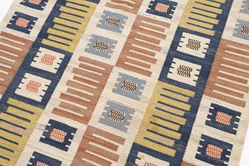 Märta Måås-Fjetterström, a "Porslinsmattan" carpet, flat weave, c. 205 x 140 cm, signed AB MMF.