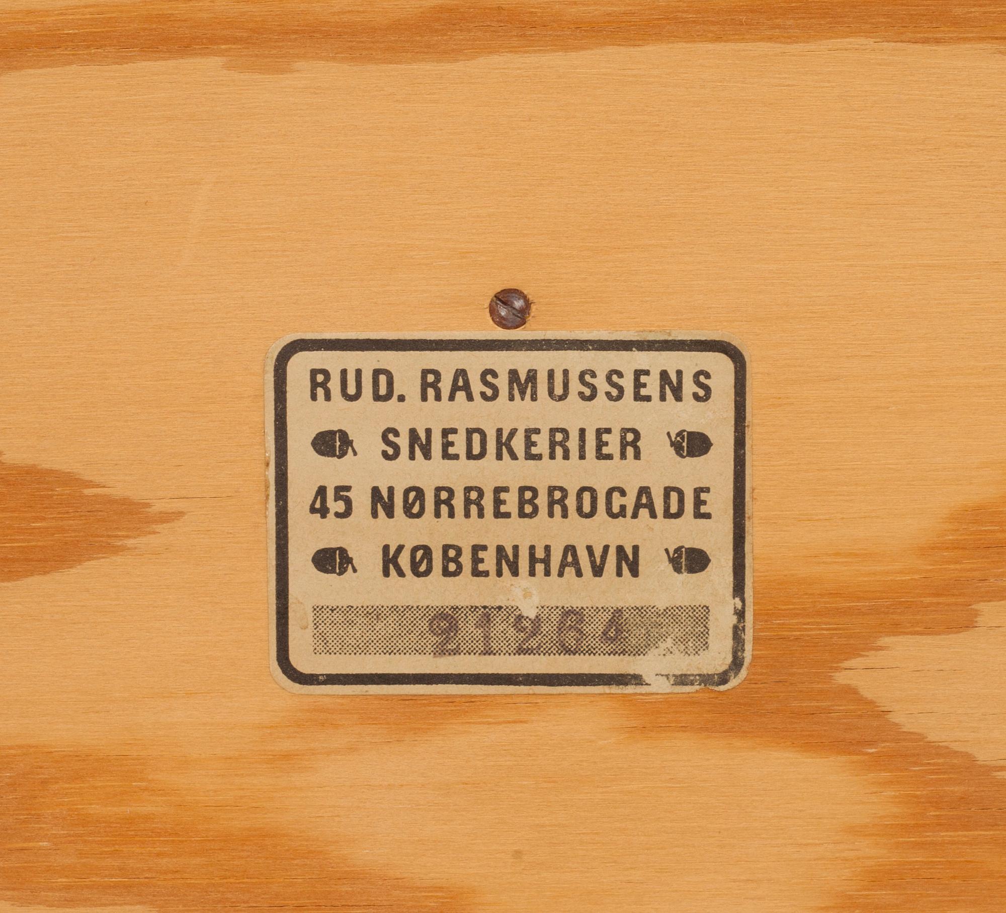 HYLLSEKTIONER, 2 st, Mogens Koch, Rud. Rasmussen, Danmark.