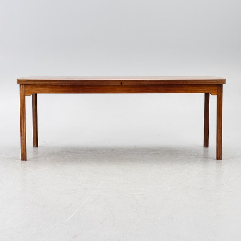 A Skandivanian dining table, 1950's/60's.
