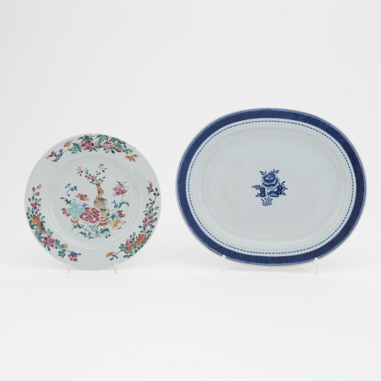 A group of ten Chinese porcelain plates and serving dish, Qing dynasty, Qianlong (1736-1795) and Jiaqing (1796-1820).