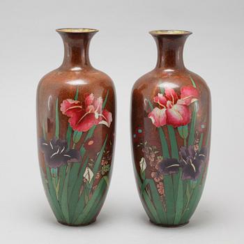 A pair of Japanese vases, early 20th Century.