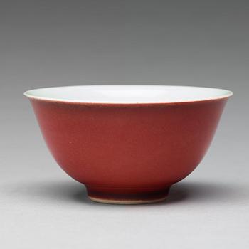 A 'sang de boef' glazed bowl, Qing dynasty (1644-1912), with Qianlong mark.