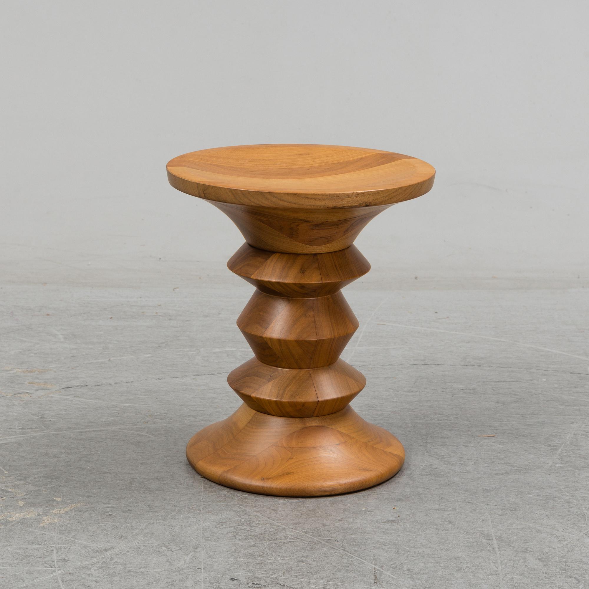 Charles & Ray Eames, "One Time Life" pall, valnöt, Vitra.