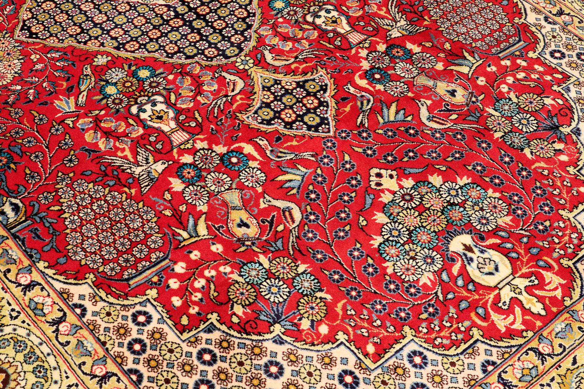 MATTO, Figural Ghom part silk, ca 330 x 210.