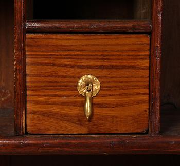 SALSSKÅP, rokoko, 1700-talets andra hälft.