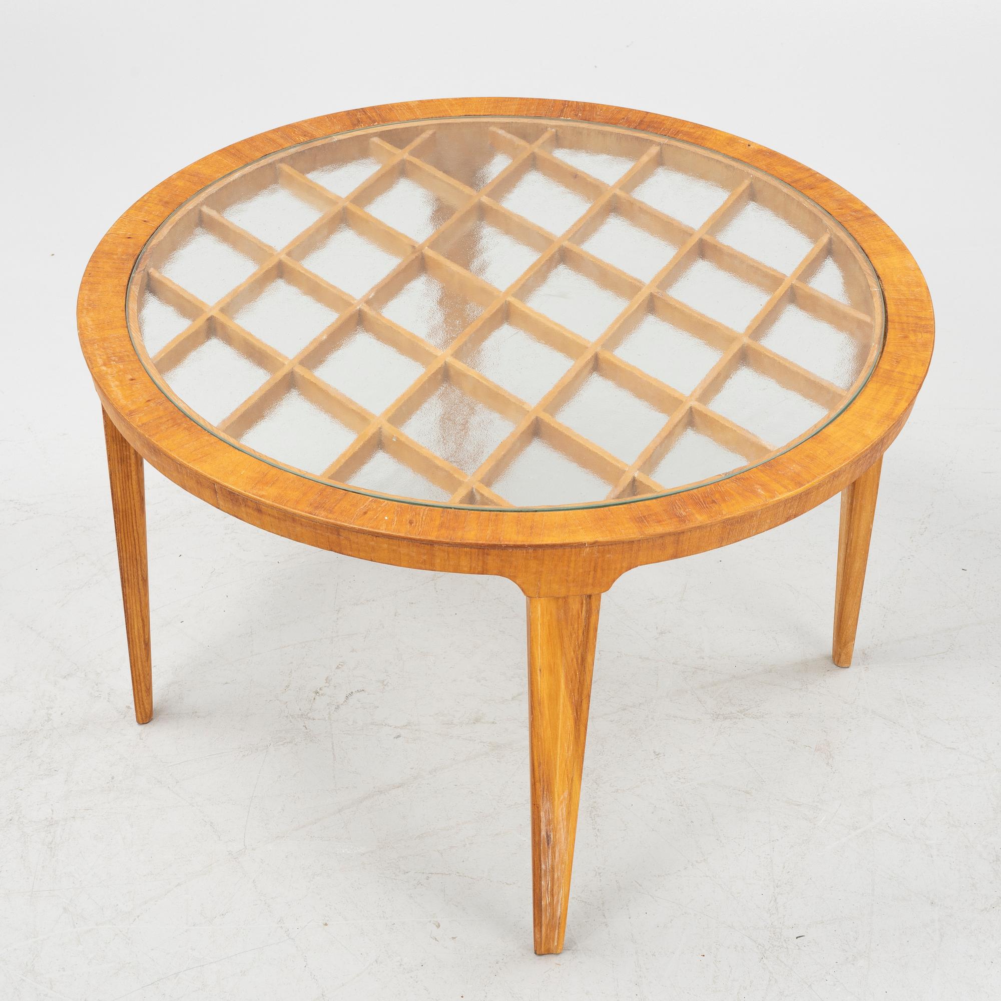 Nils Enström, presumably, a Swedish Modern occasional table produced by Ferdinand Lundqvist & Co, 1940s.