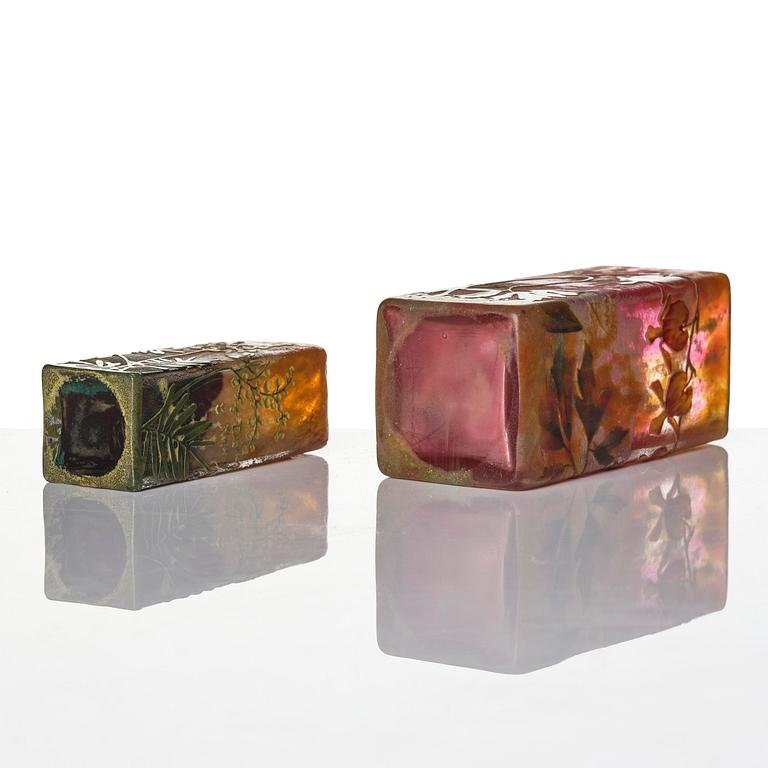 Daum Frères, a set of two Art Nouveau cameo glass vases, Nancy, France.