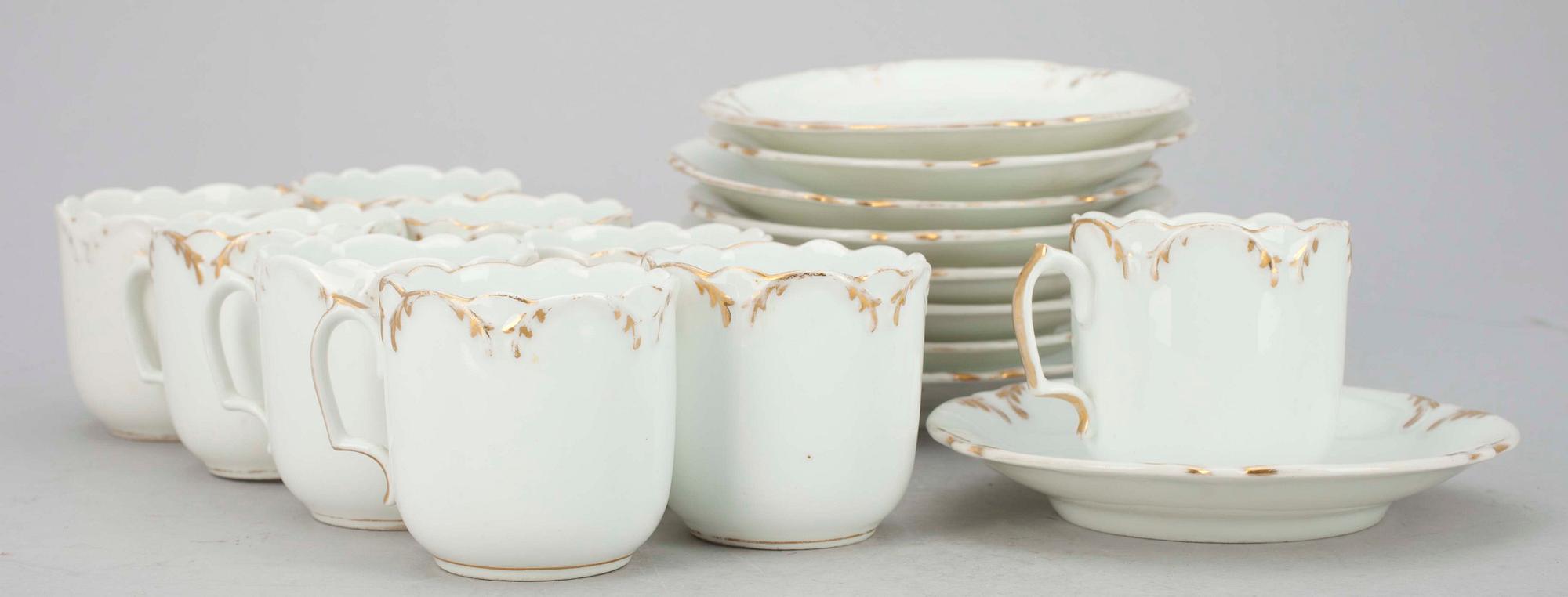 KAFFEKOPPAR, 9 st, porslin, ej stämlade, 1800-tal.