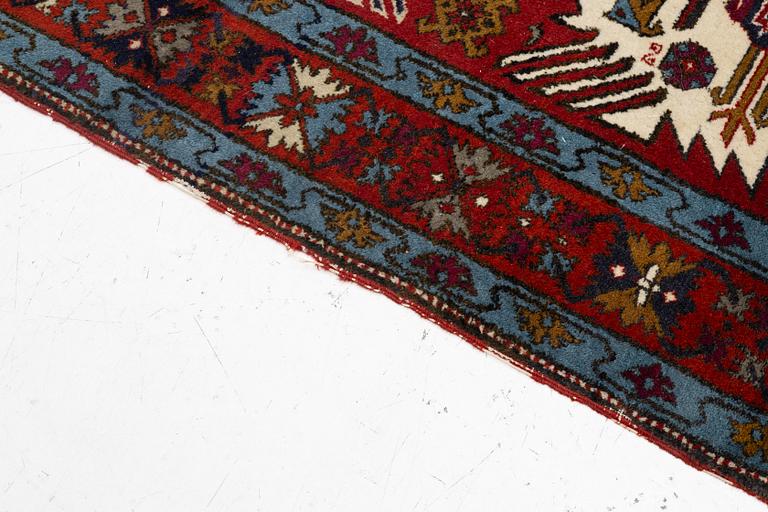 Carpet, northwest Persian, approx. 230 x 150 cm.