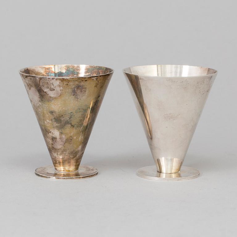 WIWEN NILSSON, a pair of sterling silver cups, Lund 1970.
