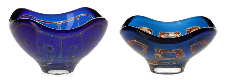 Two Sven Palmqvist 'ravenna' glass bowls, Orrefors 1974 and 1978.