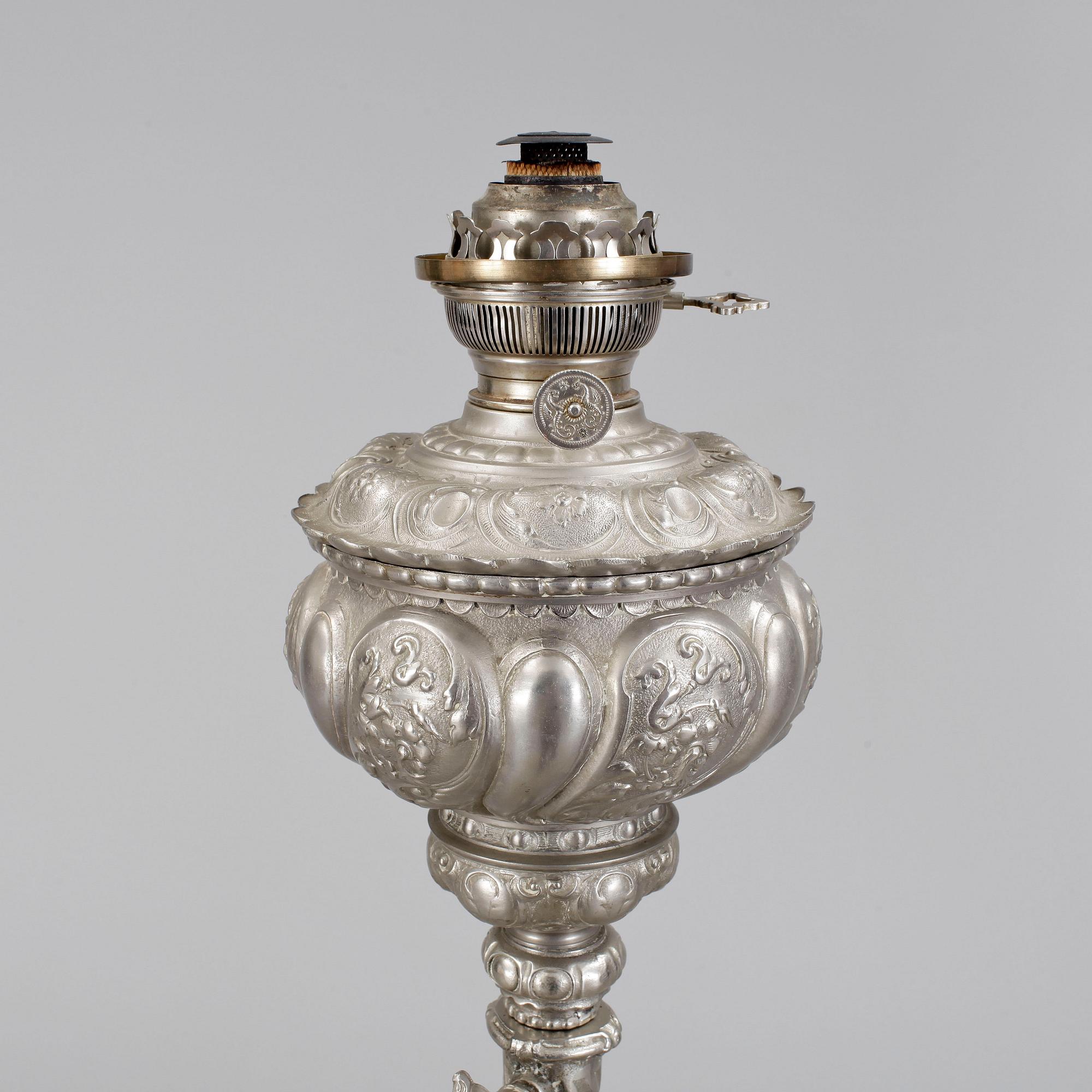 GOLVLAMPA, förnicklad, 1880-tal.